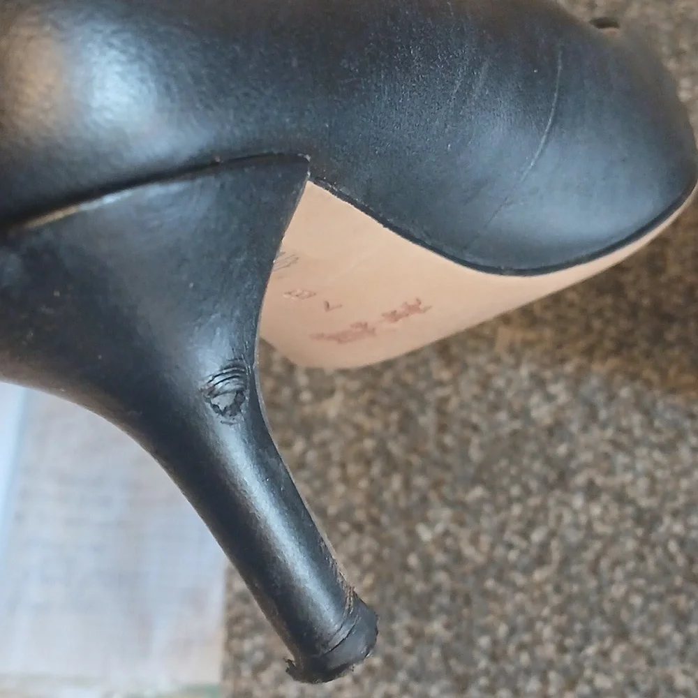 Coach Zan Black Leather Women's Pumps Size 7